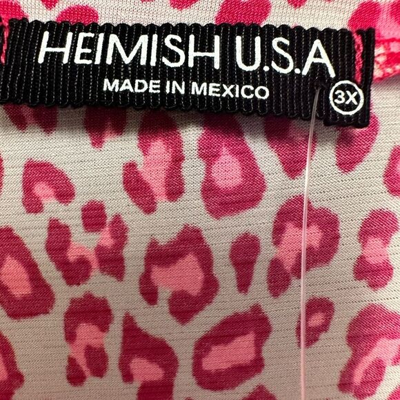 Heimish USA short sleeve vneck ivory/pink animal print top - Picture 3 of 6
